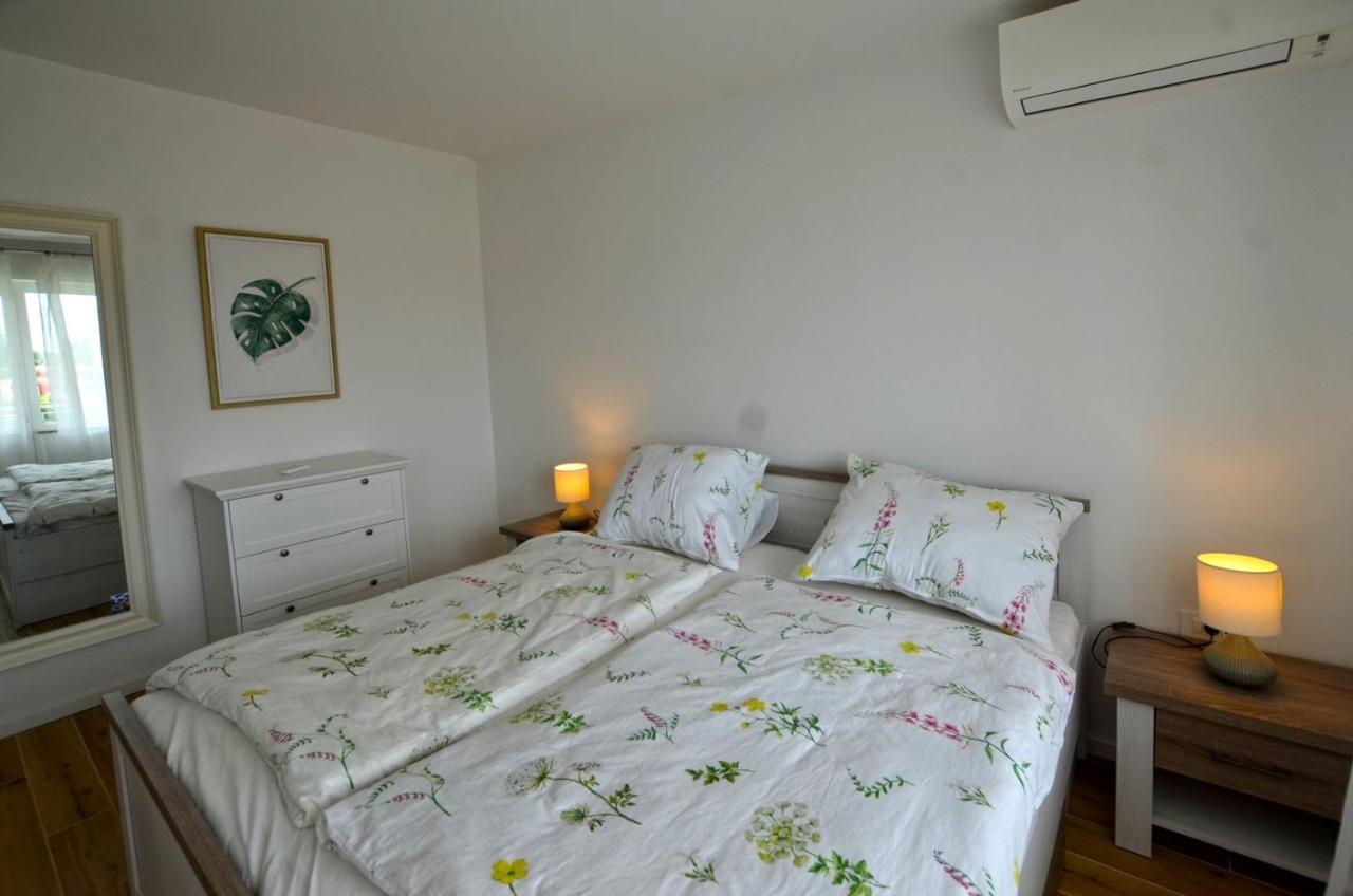 Sarah Apartment Rovinj Exteriör bild